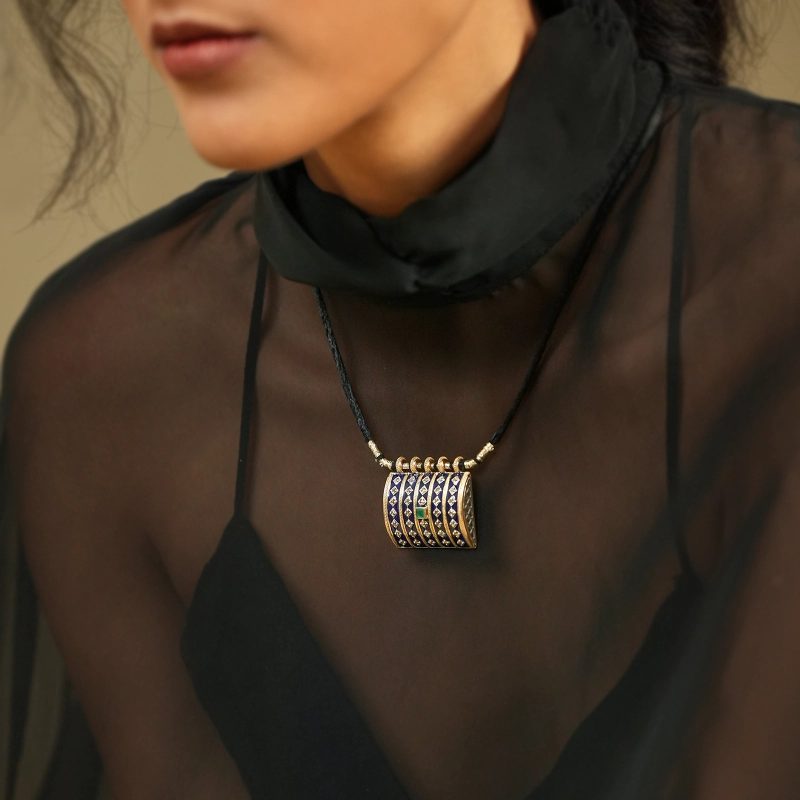 RouanPendantNecklace 1